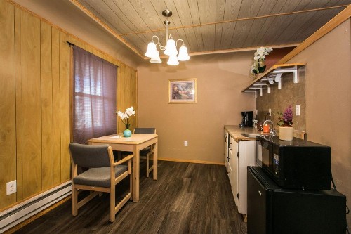 The Wisconsin Wood Inn