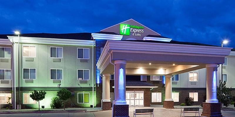 Holiday Inn Express & Suites - Dickinson an IHG Hotel - main image