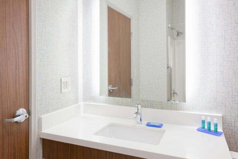 Holiday Inn Express & Suites - Dickinson an IHG Hotel - image 6