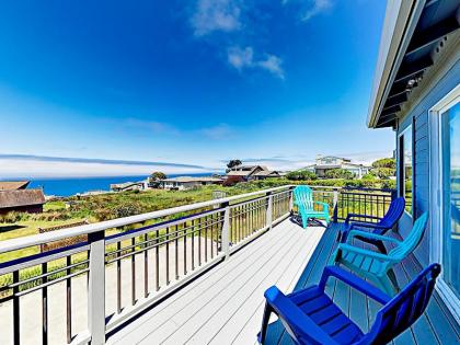 New Listing! Remodeled Beach Haven With Hot Tub Home