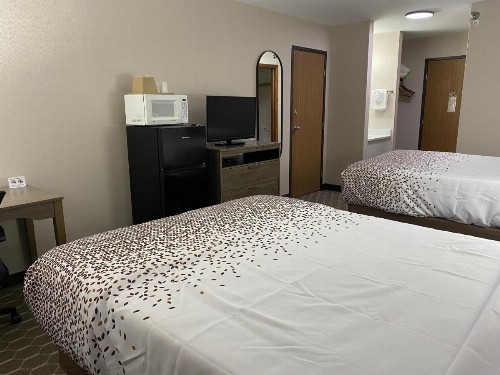 Dillon Inn - image 35