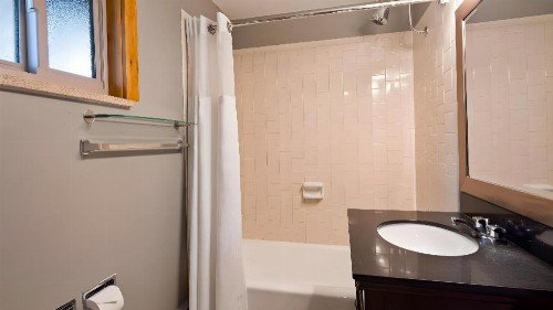 Best Western Ptarmigan Lodge - image 21