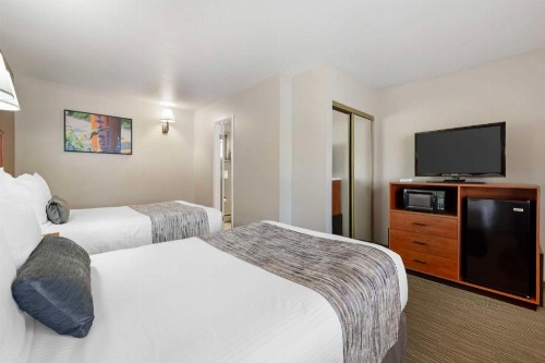 Best Western Ptarmigan Lodge - image 32