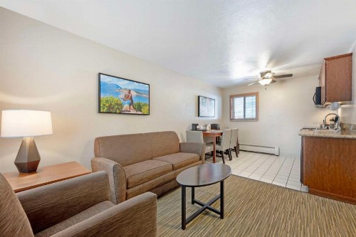 Best Western Ptarmigan Lodge - image 36