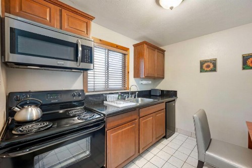 Best Western Ptarmigan Lodge - image 48