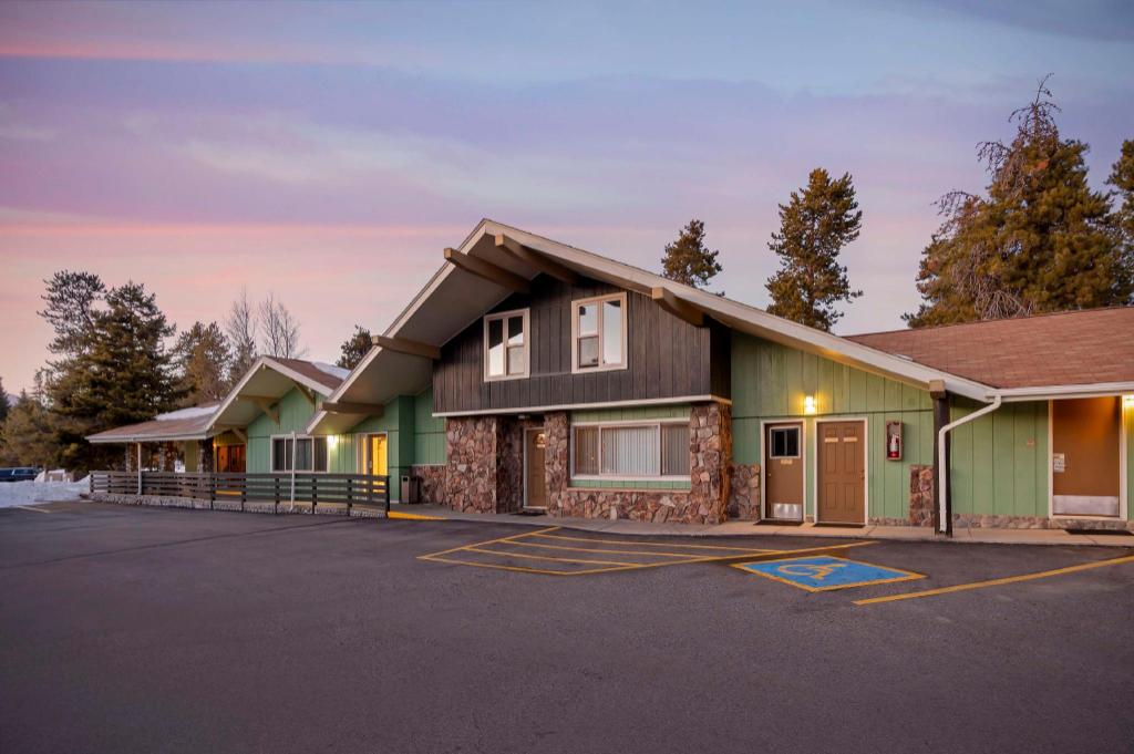 Best Western Ptarmigan Lodge - image 6