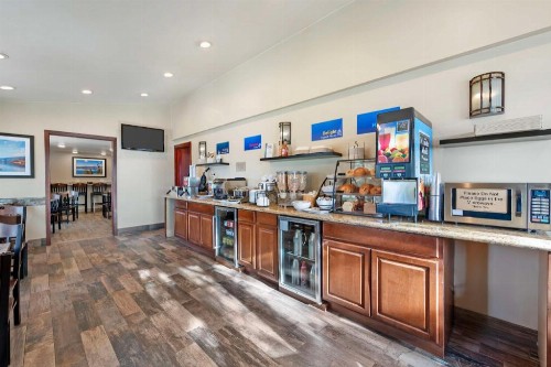 Best Western Ptarmigan Lodge - image 8