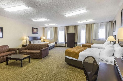 Comfort Suites Summit County - image 13