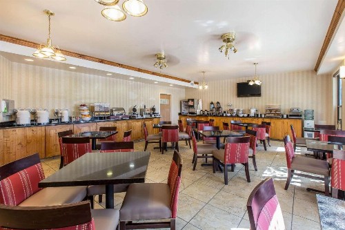 Comfort Suites Summit County - image 15