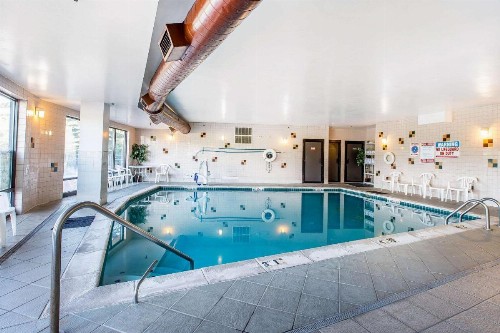 Comfort Suites Summit County - image 23