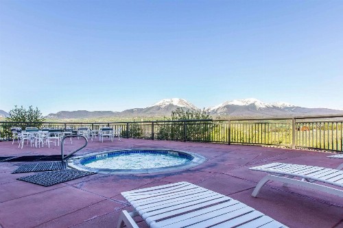 Comfort Suites Summit County - image 25