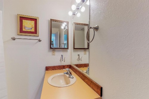 Manor House Hideaway - image 12