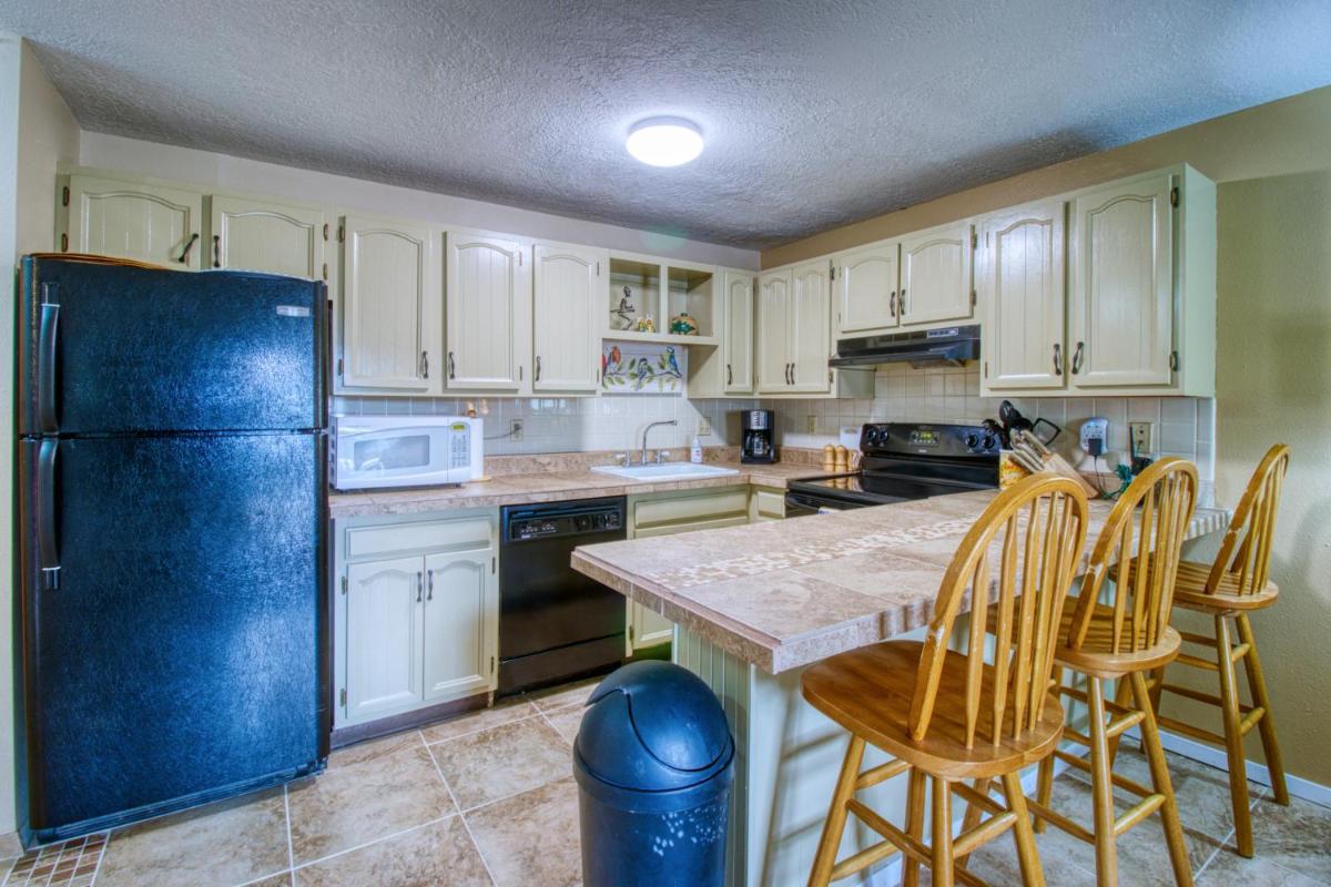 Debbie's Den - image 7
