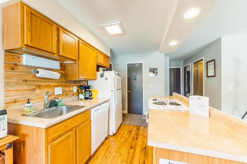 Chateau Claire Condo - image 10