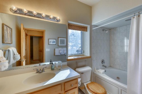 Running Bear Lodge - image 10