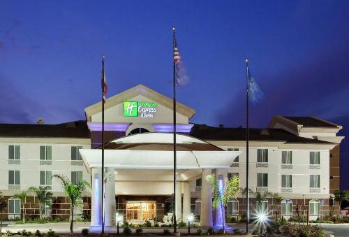 Holiday Inn Express Hotel & Suites Dinuba West an IHG Hotel - image 1