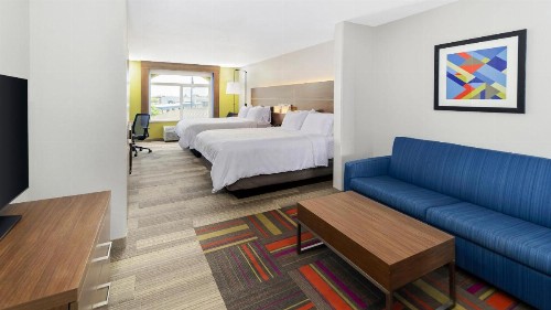 Holiday Inn Express Hotel & Suites Dinuba West an IHG Hotel - image 2