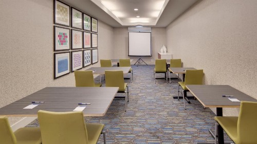 Holiday Inn Express Hotel & Suites Dinuba West an IHG Hotel - image 27
