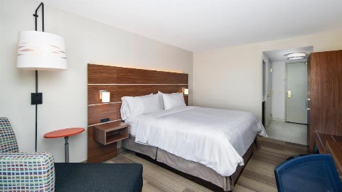 Holiday Inn Express Hotel & Suites Dinuba West an IHG Hotel - image 30