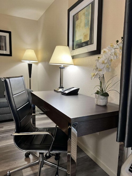 Best Western Americana - image 20