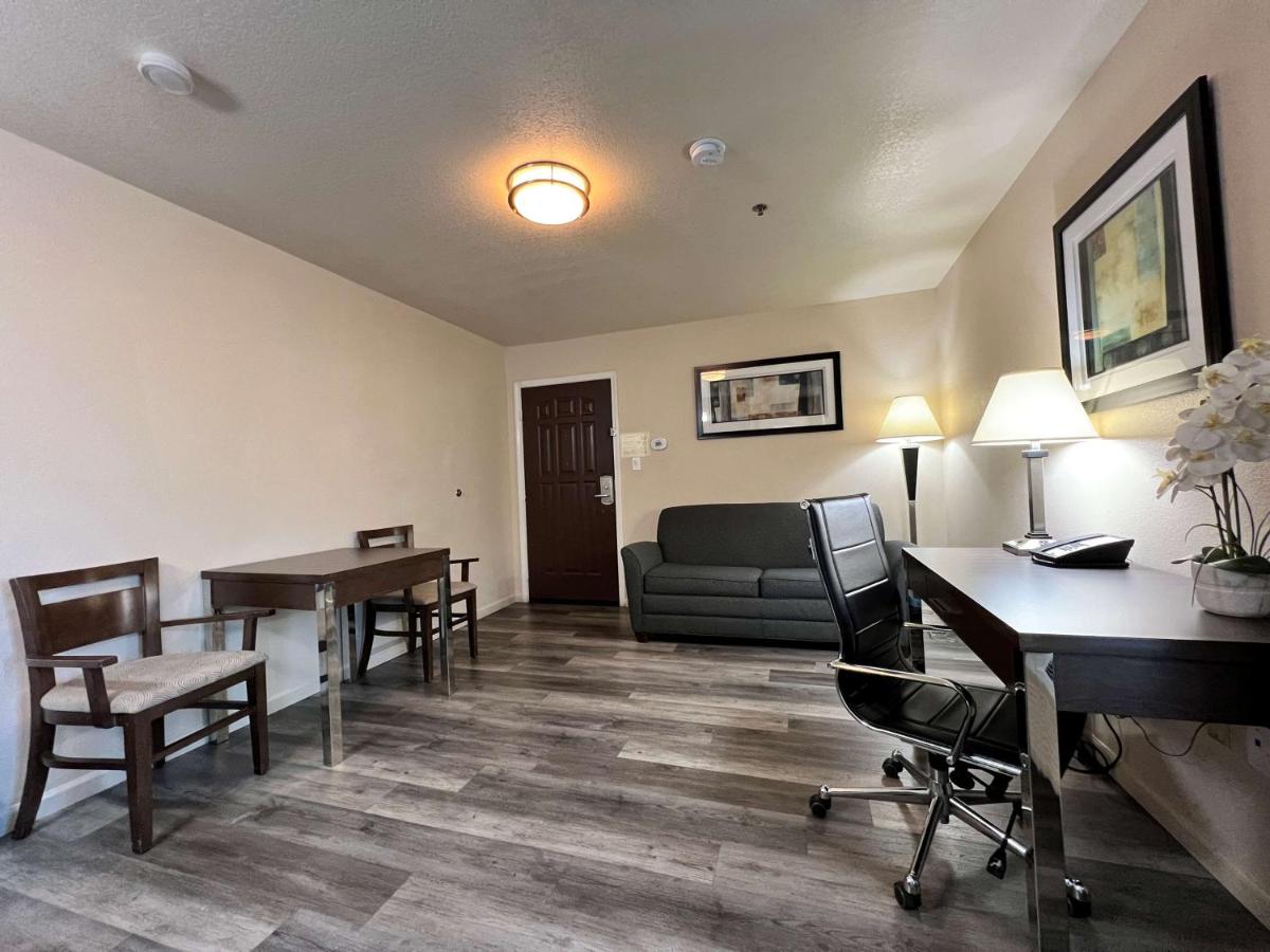 Best Western Americana - image 6