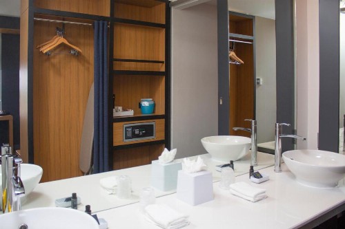 Aloft Miami Doral - image 3
