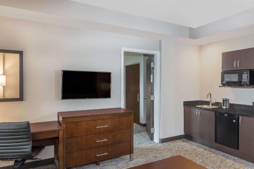 Wingate by Wyndham Miami Airport - image 13
