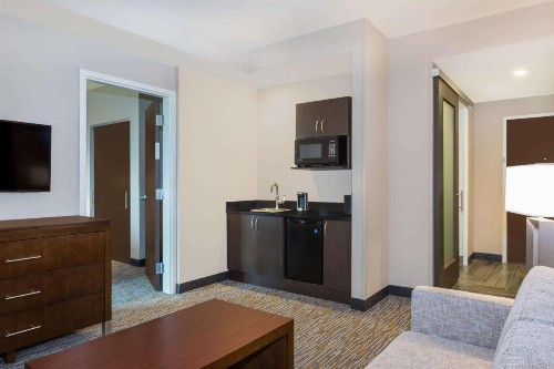 Wingate by Wyndham Miami Airport - image 18