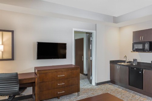 Wingate by Wyndham Miami Airport - image 20