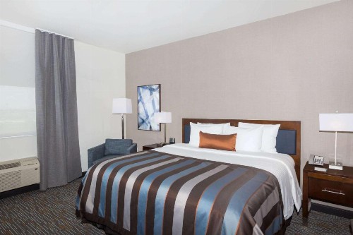 Wingate by Wyndham Miami Airport - image 48