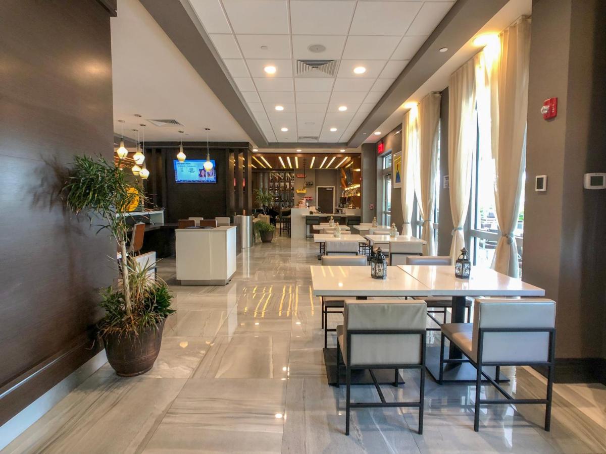 Wingate by Wyndham Miami Airport - image 6
