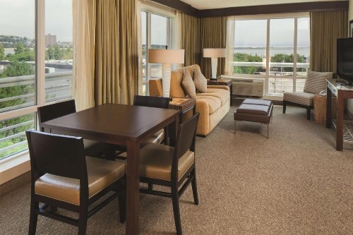 DoubleTree by Hilton Hotel Boston Bayside - image 20