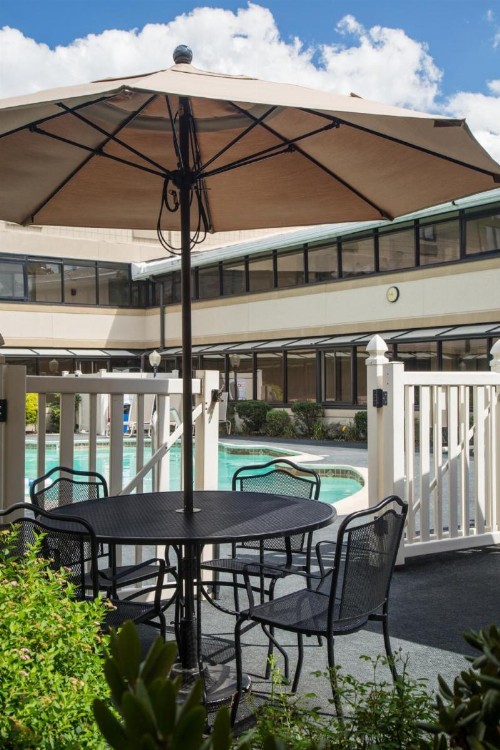 Ramada by Wyndham Boston - image 12
