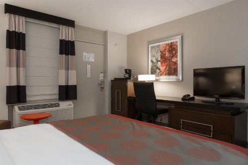 Ramada by Wyndham Boston - image 17