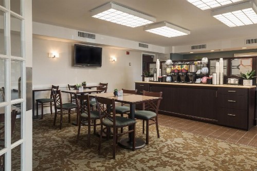 Ramada by Wyndham Boston - image 24