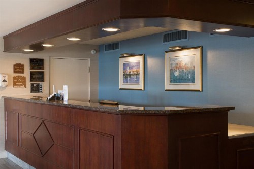 Ramada by Wyndham Boston - image 3
