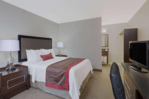 Ramada by Wyndham Boston - image 33