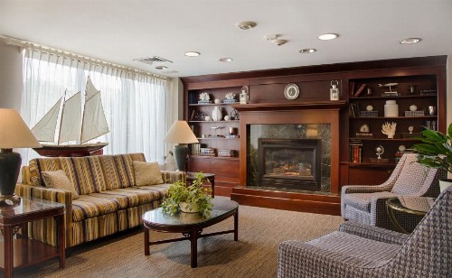 Ramada by Wyndham Boston - image 4