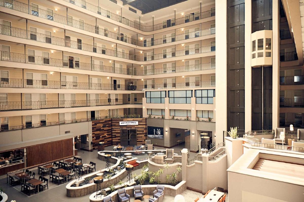 Embassy Suites Los Angeles - Downey - image 4
