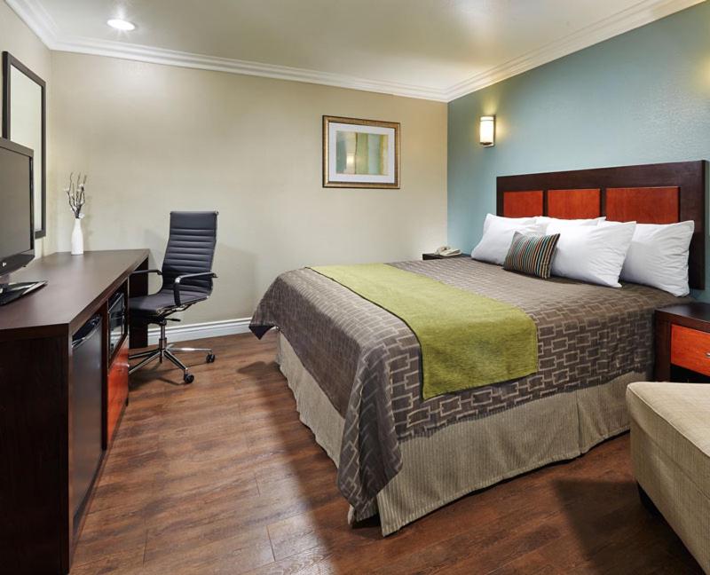 American Inn Downey - image 4