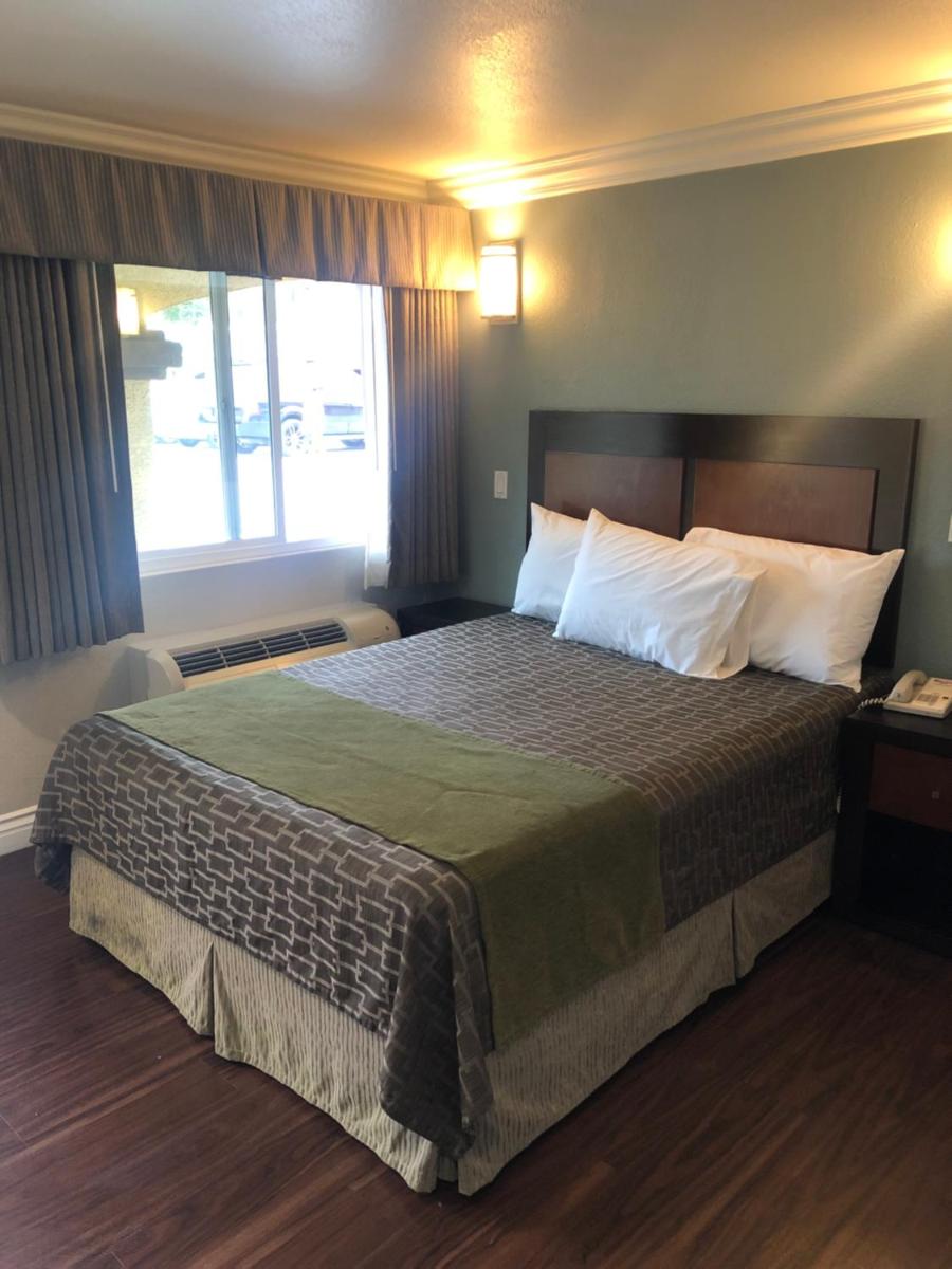 American Inn Downey - image 7