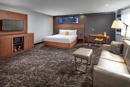 Studio Inn & Suites Downey - image 3