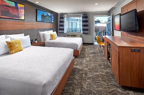 Studio Inn & Suites Downey - image 4