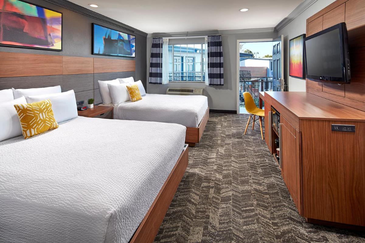 Studio Inn & Suites Downey - image 4