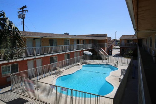 Chateau Inn & Suites - image 23