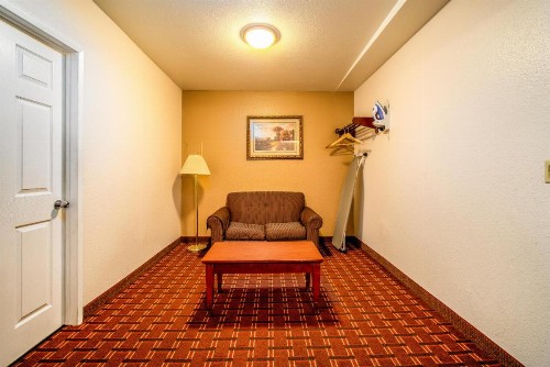 Regency Inn & Suites Downey - image 13