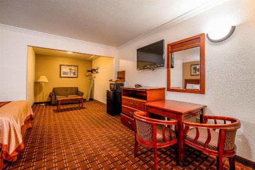 Regency Inn & Suites Downey - image 14