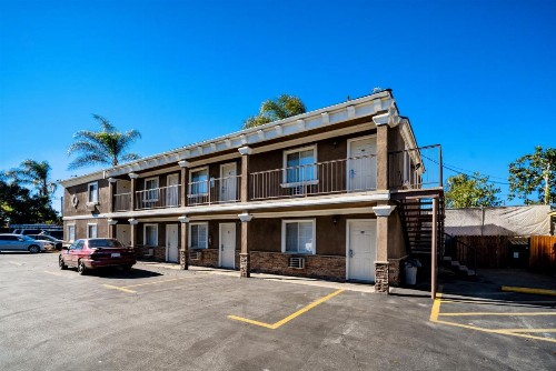Regency Inn & Suites Downey - image 16