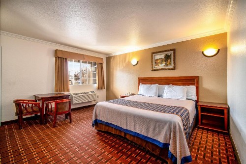 Regency Inn & Suites Downey - image 9