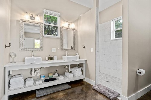 Hill Country Casitas - image 22